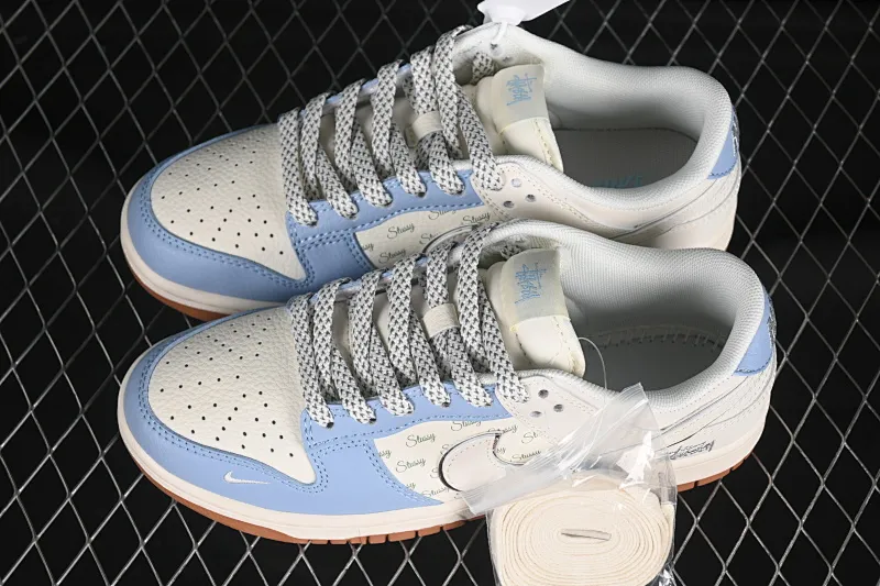 All categories Nk SB Dunk Series Nk SB Dunk Low High-end customized low-top sneakers Nike SB Dunk Low Stusi co-branded white and blue raw rubber Anniversary high-end customized low-top casual sneakers ZH2598-246